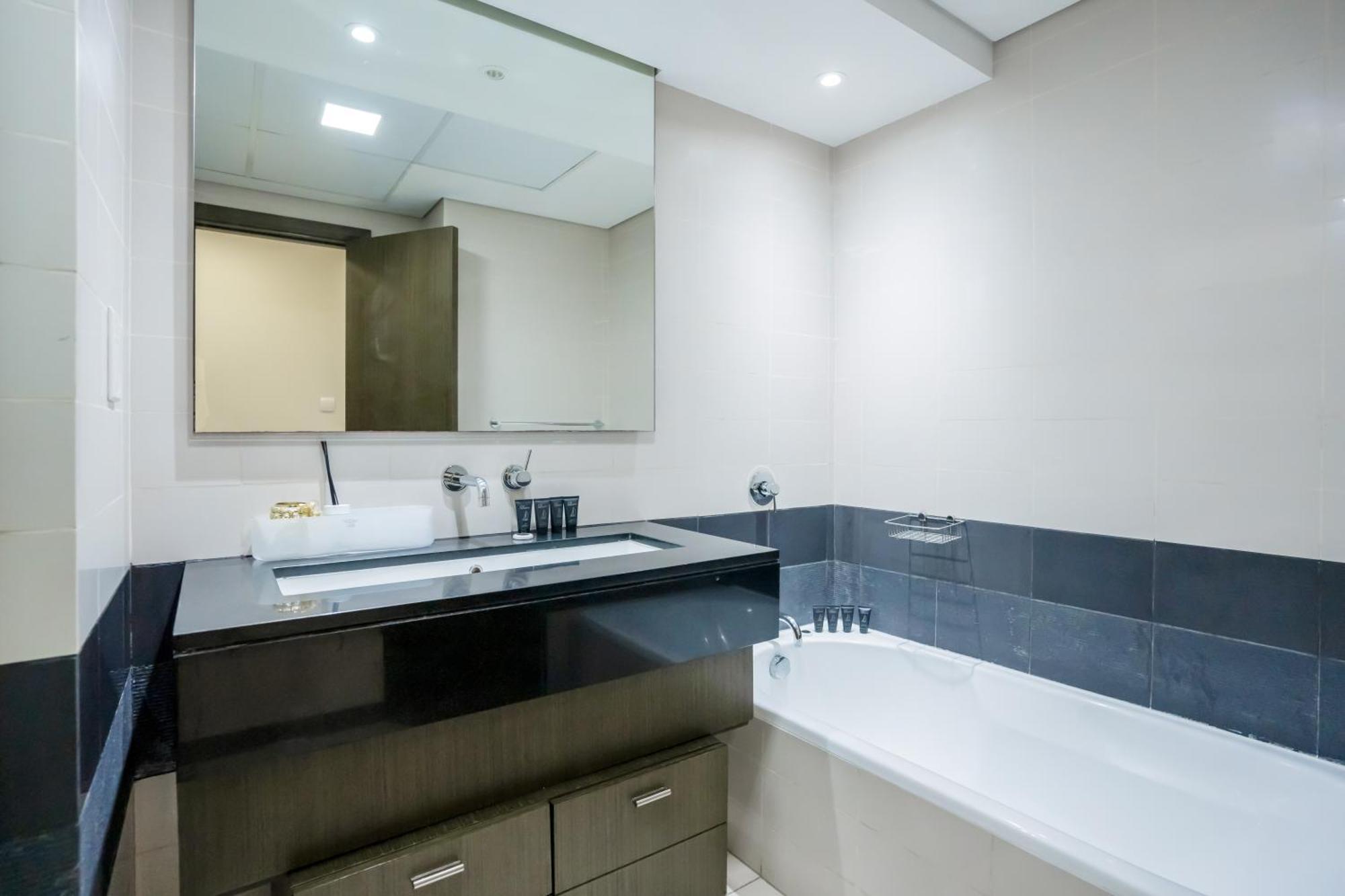 Villa Vacay Lettings - Loft Downtown Dubaï Extérieur photo